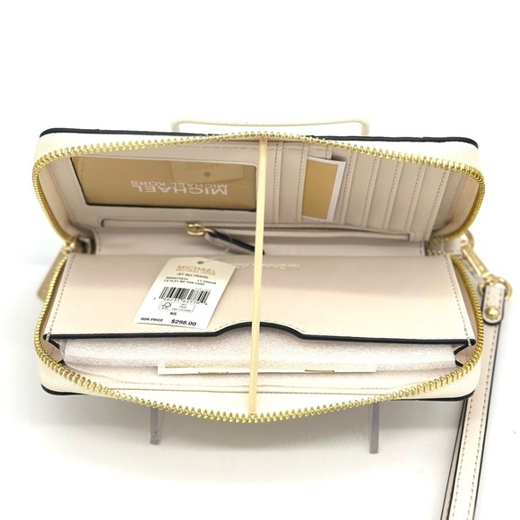 Michael Kors JST LG Flat MF Phone Case Wallet Light Cream - Picture 8 of 9